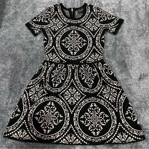 Romeo + Juliette Couture Black & Beige Knit sweater Dress Zip Up size M